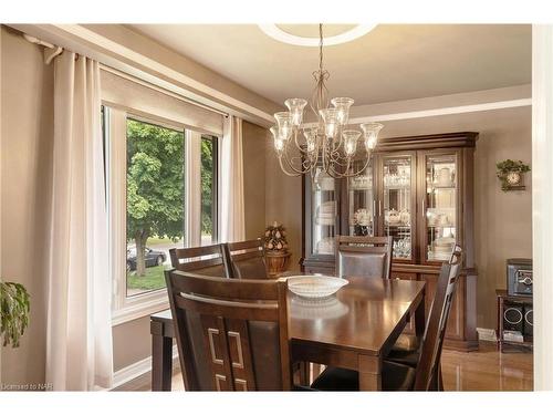 24 Jeanette Drive, St. Catharines, ON - Indoor Photo Showing Dining Room