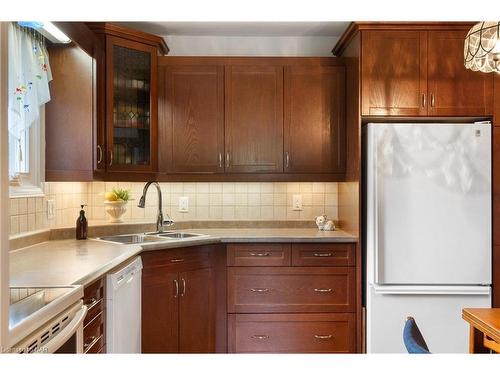 24 Jeanette Drive, St. Catharines, ON - Indoor Photo Showing Kitchen With Double Sink