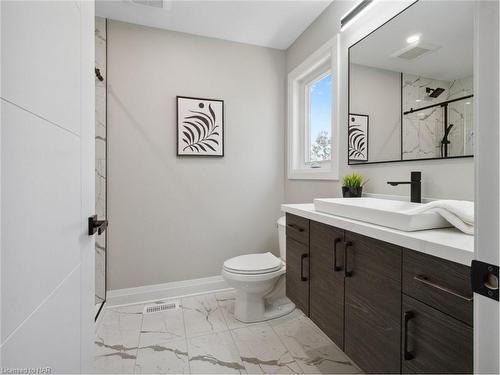 165 Hodgkins Avenue, Thorold, ON - Indoor Photo Showing Bathroom