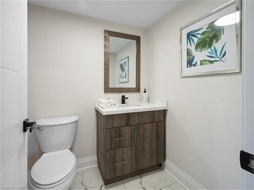 165 Hodgkins Avenue, Thorold, ON - Indoor Photo Showing Bathroom