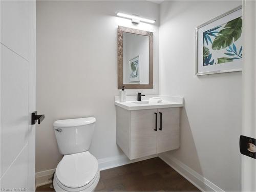 165 Hodgkins Avenue, Thorold, ON - Indoor Photo Showing Bathroom