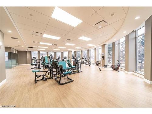 509-5698 Main Street, Niagara Falls, ON - Indoor Photo Showing Gym Room