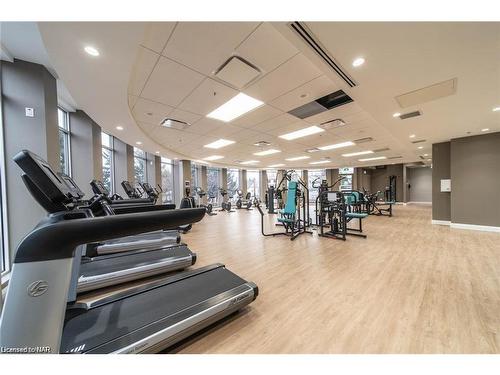 509-5698 Main Street, Niagara Falls, ON - Indoor Photo Showing Gym Room