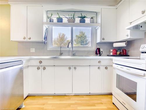 29 Southdale Drive, St. Catharines, ON - Indoor Photo Showing Kitchen