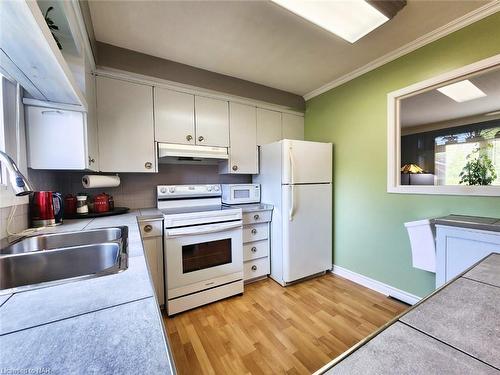 29 Southdale Drive, St. Catharines, ON - Indoor Photo Showing Kitchen With Double Sink