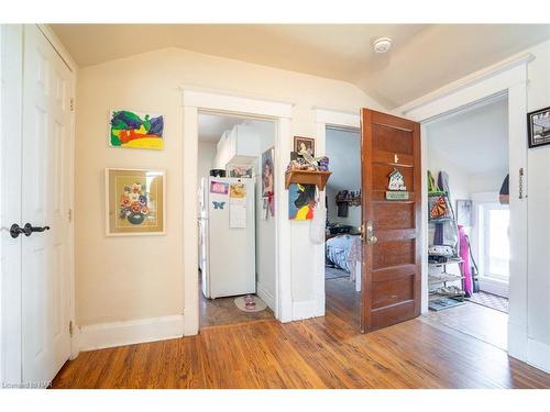 13 Woodland Avenue, St. Catharines, ON - Indoor Photo Showing Other Room
