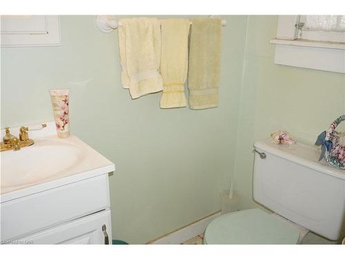 355 Lakeview Road, Fort Erie, ON - Indoor Photo Showing Bathroom