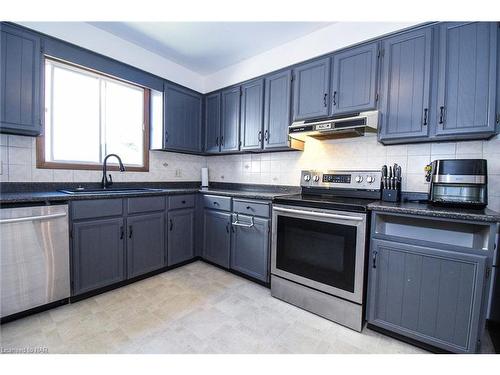 37 Farmington Drive, St. Catharines, ON - Indoor Photo Showing Kitchen