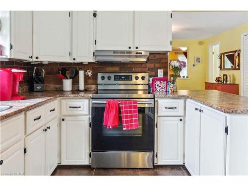 47 Wiley Street, St. Catharines, ON - Indoor Photo Showing Kitchen