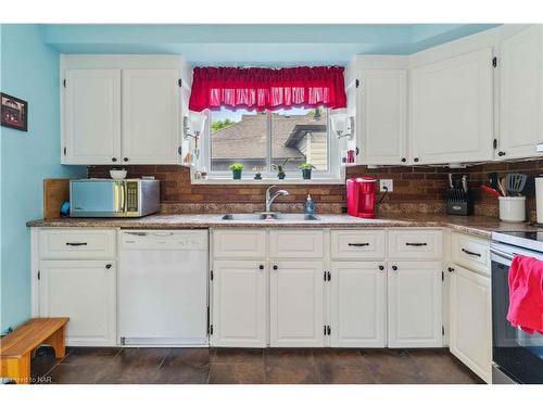 47 Wiley Street, St. Catharines, ON - Indoor Photo Showing Kitchen With Double Sink