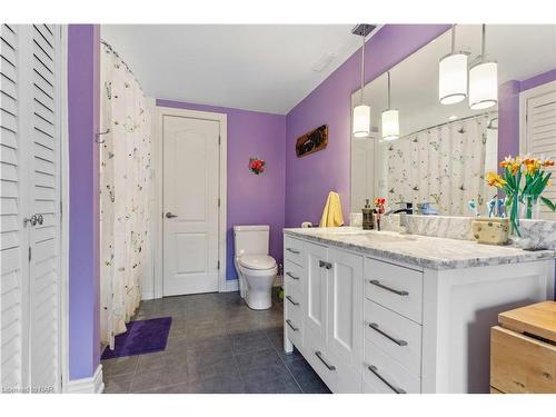 47 Wiley Street, St. Catharines, ON - Indoor Photo Showing Bathroom