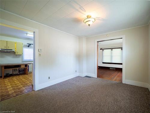 15 Derby Road, Crystal Beach, ON - Indoor Photo Showing Bathroom