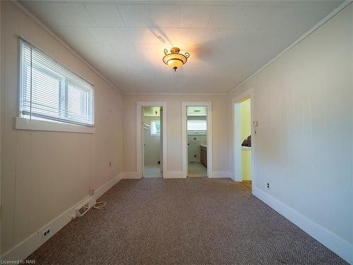 15 Derby Road, Crystal Beach, ON - Indoor Photo Showing Other Room