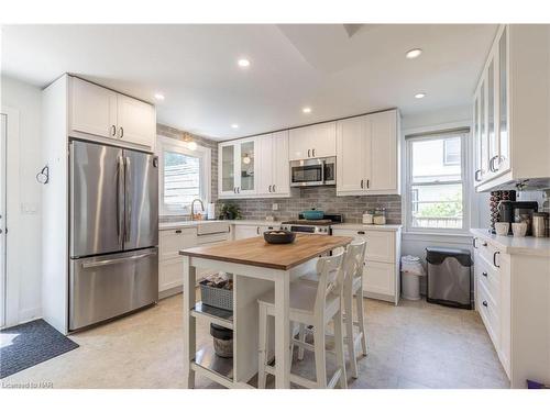 9 Mcdonald Street, St. Catharines, ON - Indoor Photo Showing Kitchen With Stainless Steel Kitchen With Upgraded Kitchen