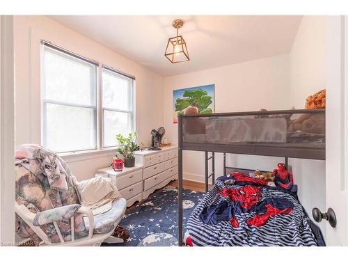 9 Mcdonald Street, St. Catharines, ON - Indoor Photo Showing Bedroom