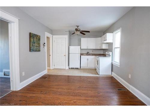 7 Josephine Street, St. Catharines, ON - Indoor Photo Showing Kitchen