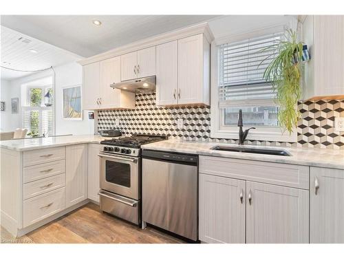 21 Johnston Street, St. Catharines, ON - Indoor Photo Showing Kitchen With Double Sink With Upgraded Kitchen