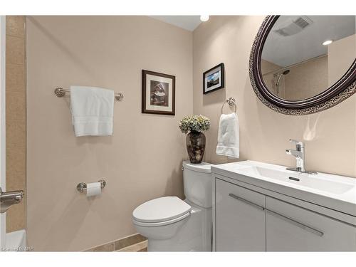 670 Charlotte Street Street, Niagara-On-The-Lake, ON - Indoor Photo Showing Bathroom