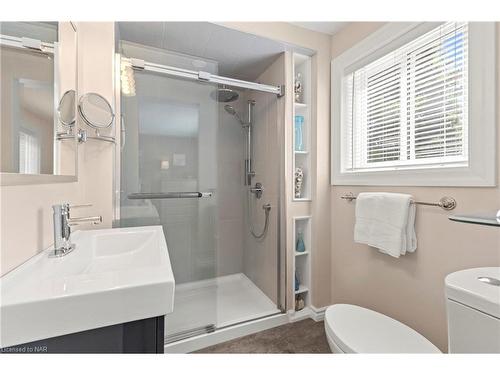 670 Charlotte Street Street, Niagara-On-The-Lake, ON - Indoor Photo Showing Bathroom