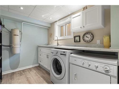 670 Charlotte Street Street, Niagara-On-The-Lake, ON - Indoor Photo Showing Laundry Room