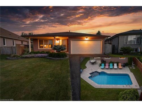 112 Larchwood Circle, Welland, ON - Outdoor With In Ground Pool With Deck Patio Veranda