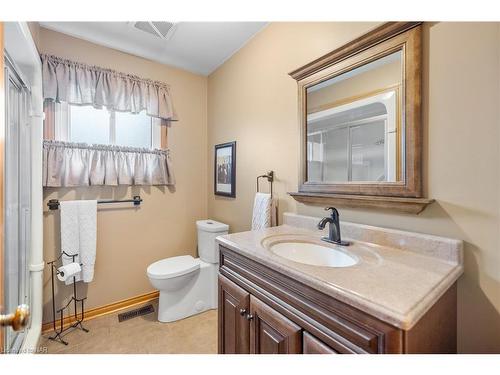 112 Larchwood Circle, Welland, ON - Indoor Photo Showing Bathroom