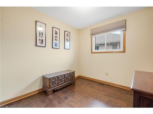 112 Larchwood Circle, Welland, ON - Indoor Photo Showing Other Room