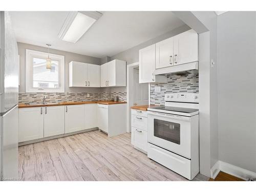 24 Blain Place, St. Catharines, ON - Indoor Photo Showing Kitchen With Double Sink
