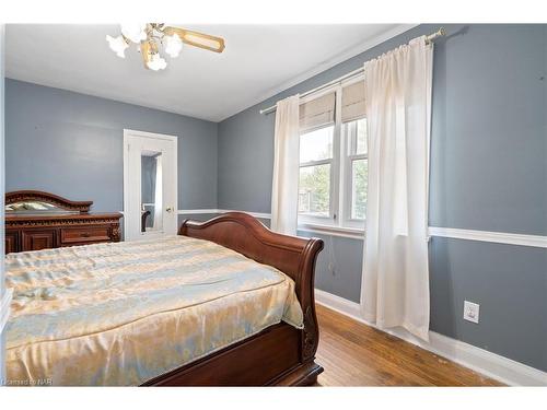 24 Blain Place, St. Catharines, ON - Indoor Photo Showing Bedroom