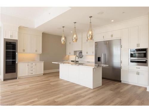 604-77 Yates Street, St. Catharines, ON - Indoor Photo Showing Kitchen With Upgraded Kitchen