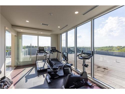 604-77 Yates Street, St. Catharines, ON - Indoor Photo Showing Gym Room
