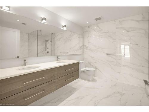 304-3823 Terrace Lane, Crystal Beach, ON - Indoor Photo Showing Bathroom