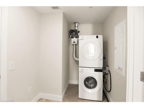 304-3823 Terrace Lane, Crystal Beach, ON - Indoor Photo Showing Laundry Room