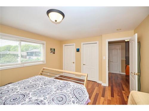 6421 Dorchester Road, Niagara Falls, ON - Indoor Photo Showing Bedroom