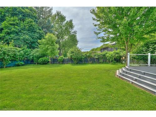 6421 Dorchester Road, Niagara Falls, ON - Outdoor