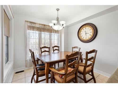 26 Wright Crescent, Niagara-On-The-Lake, ON - Indoor Photo Showing Dining Room