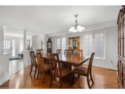 26 Wright Crescent, Niagara-On-The-Lake, ON - Indoor Photo Showing Dining Room