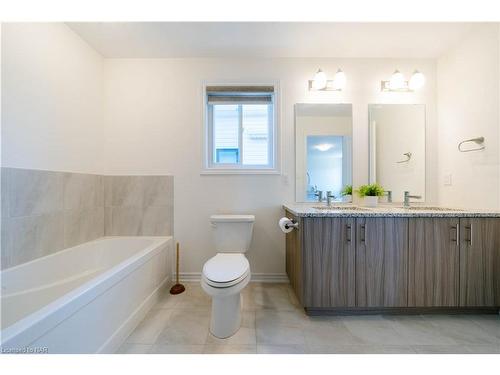 8064 Citation Road, Niagara Falls, ON - Indoor Photo Showing Bathroom