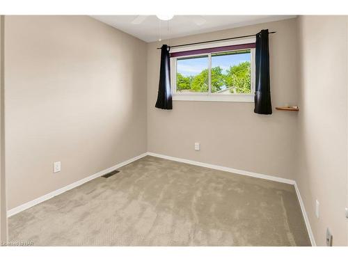 5999 Pitton Road, Niagara Falls, ON - Indoor Photo Showing Other Room