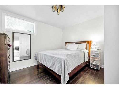 6 Rosemount Drive, Welland, ON - Indoor Photo Showing Bedroom
