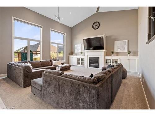 9232 Shoveller Drive, Niagara Falls, ON - Indoor Photo Showing Living Room With Fireplace