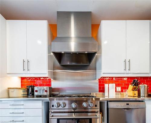 43 Albert Street, St. Catharines, ON - Indoor Photo Showing Kitchen