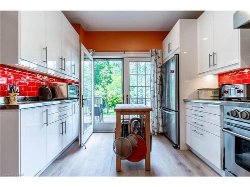 43 Albert Street, St. Catharines, ON - Indoor Photo Showing Kitchen