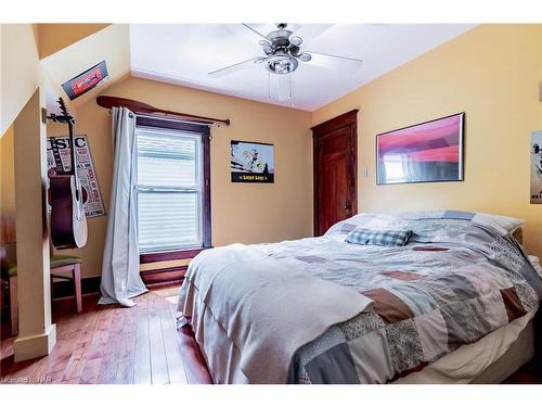43 Albert Street, St. Catharines, ON - Indoor Photo Showing Bedroom