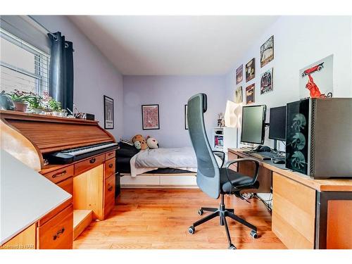 43 Albert Street, St. Catharines, ON - Indoor Photo Showing Bedroom