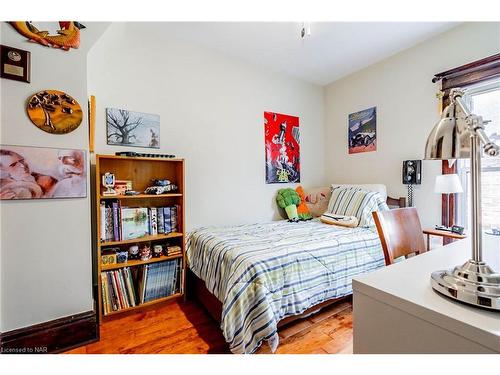 43 Albert Street, St. Catharines, ON - Indoor Photo Showing Bedroom