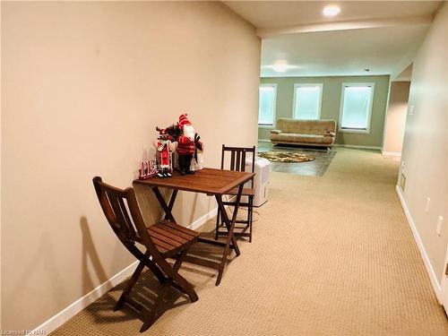 10638 Willoughby Drive, Niagara Falls, ON - Indoor Photo Showing Other Room
