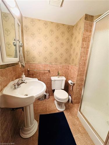 10638 Willoughby Drive, Niagara Falls, ON - Indoor Photo Showing Bathroom