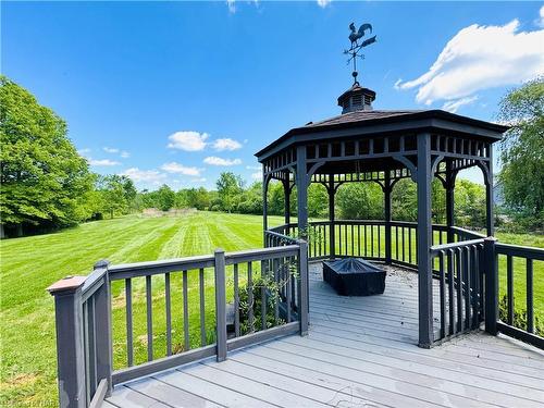 10638 Willoughby Drive, Niagara Falls, ON - Outdoor With Deck Patio Veranda