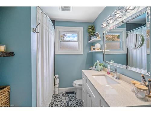 56 Royal York Road, St. Catharines, ON - Indoor Photo Showing Bathroom
